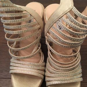Steve Madden size 9 wedge. Never worn